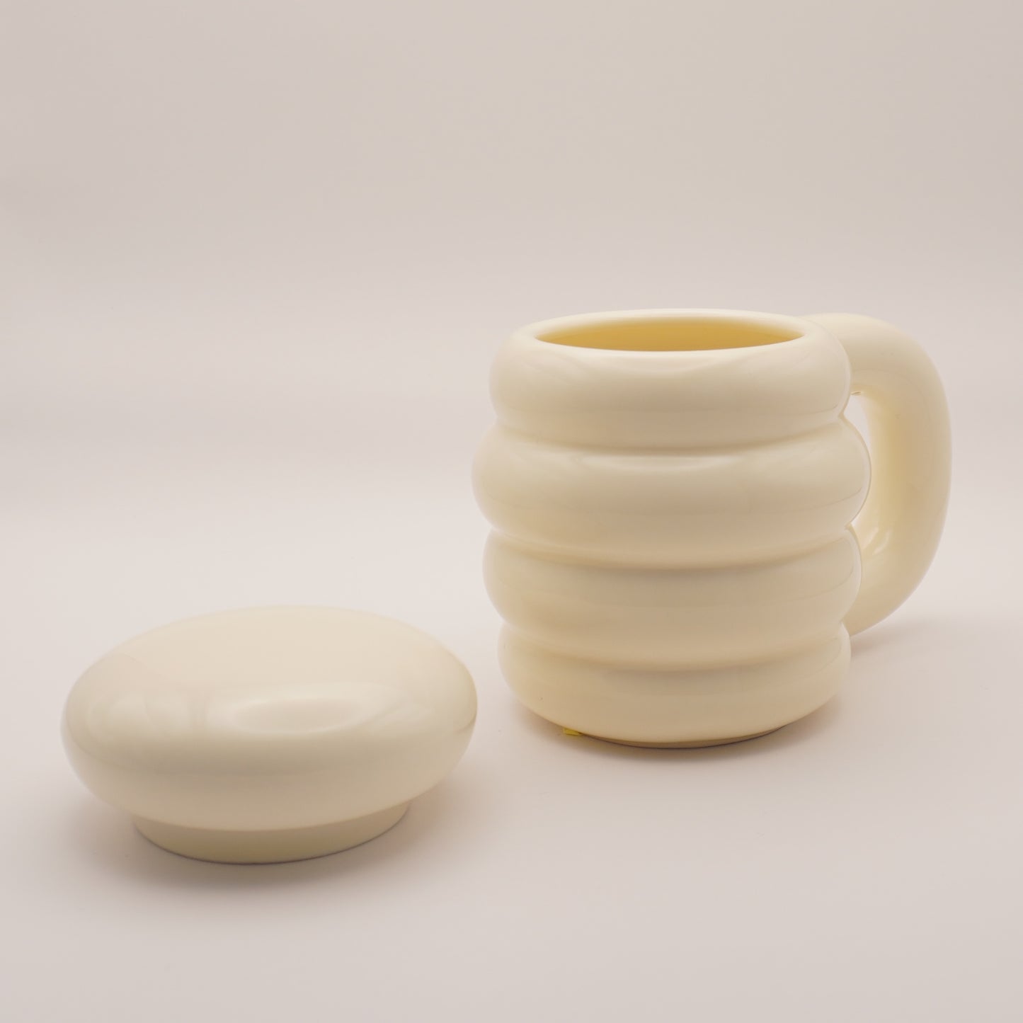 Unique Wavy Ceramic Mug with Lid, 300ml 10oz